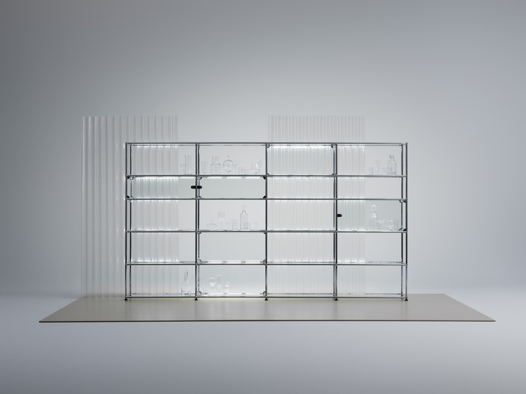 E Sideboard beleuchtet mit 6 Klapptüren beige USM Haller