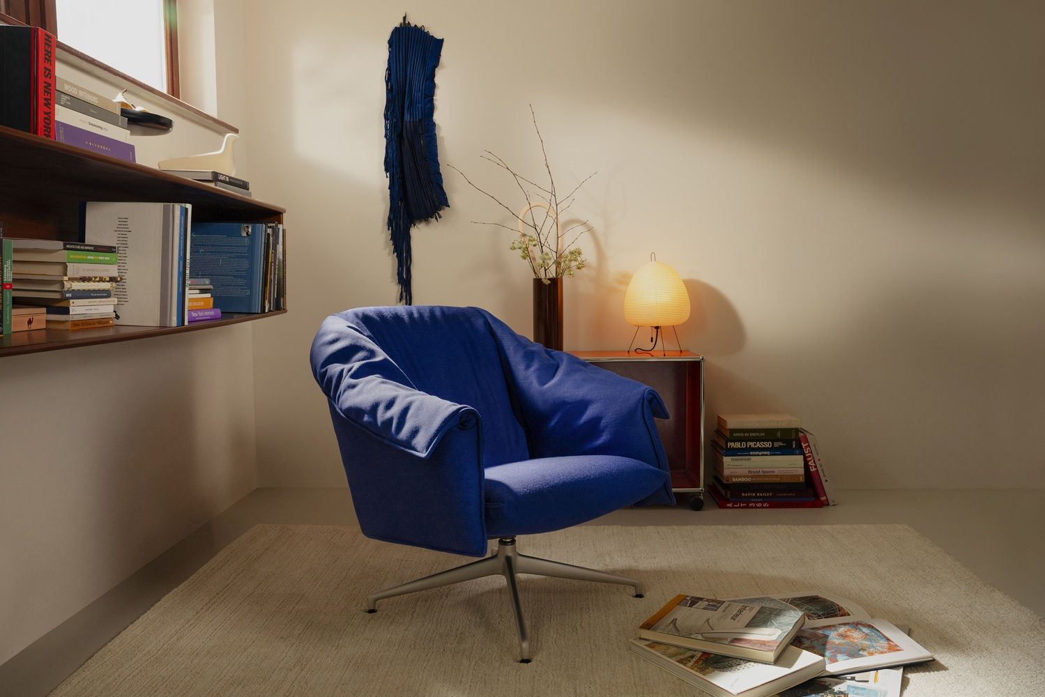 Bascule Lowback Sessel mit Ottoman Vitra