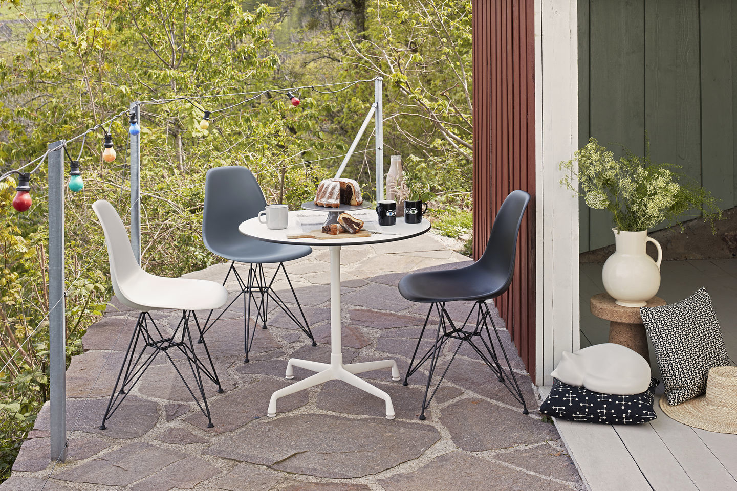 Eames Plastic Side Chair DSR Stuhl Vitra Schwarz-Senf