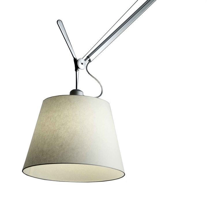 Artemide Tolomeo Mega LED Stehleuchte mit satin schwarzem Lampenschirm, modernes Design für Wohnzimmer.