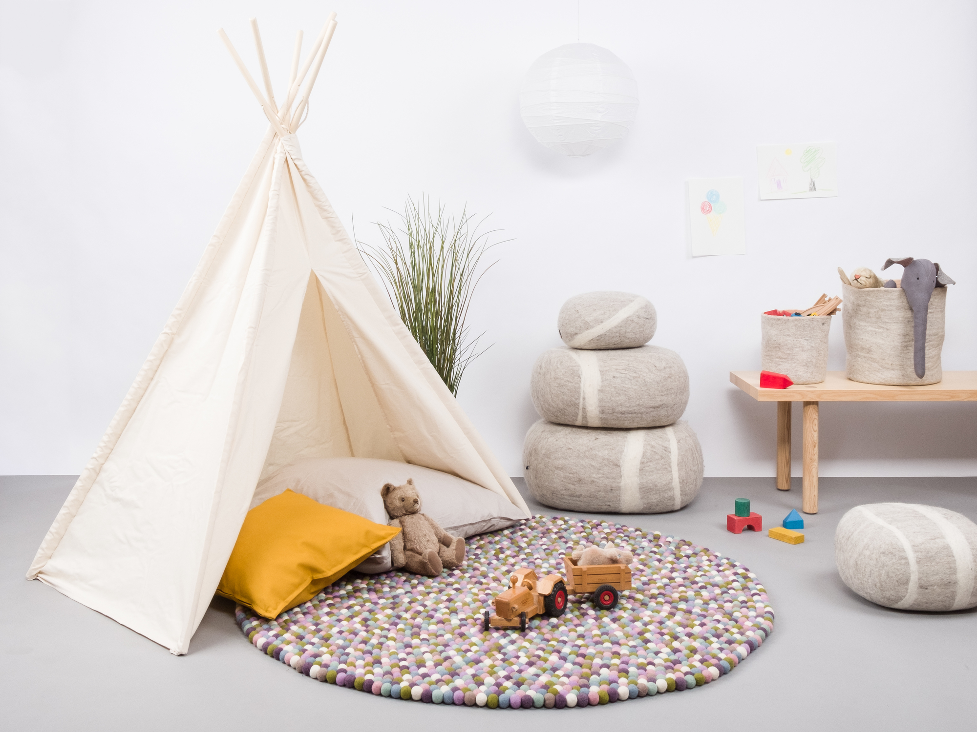 Filzkugel Teppich rund 120 cm Myfelt Greta