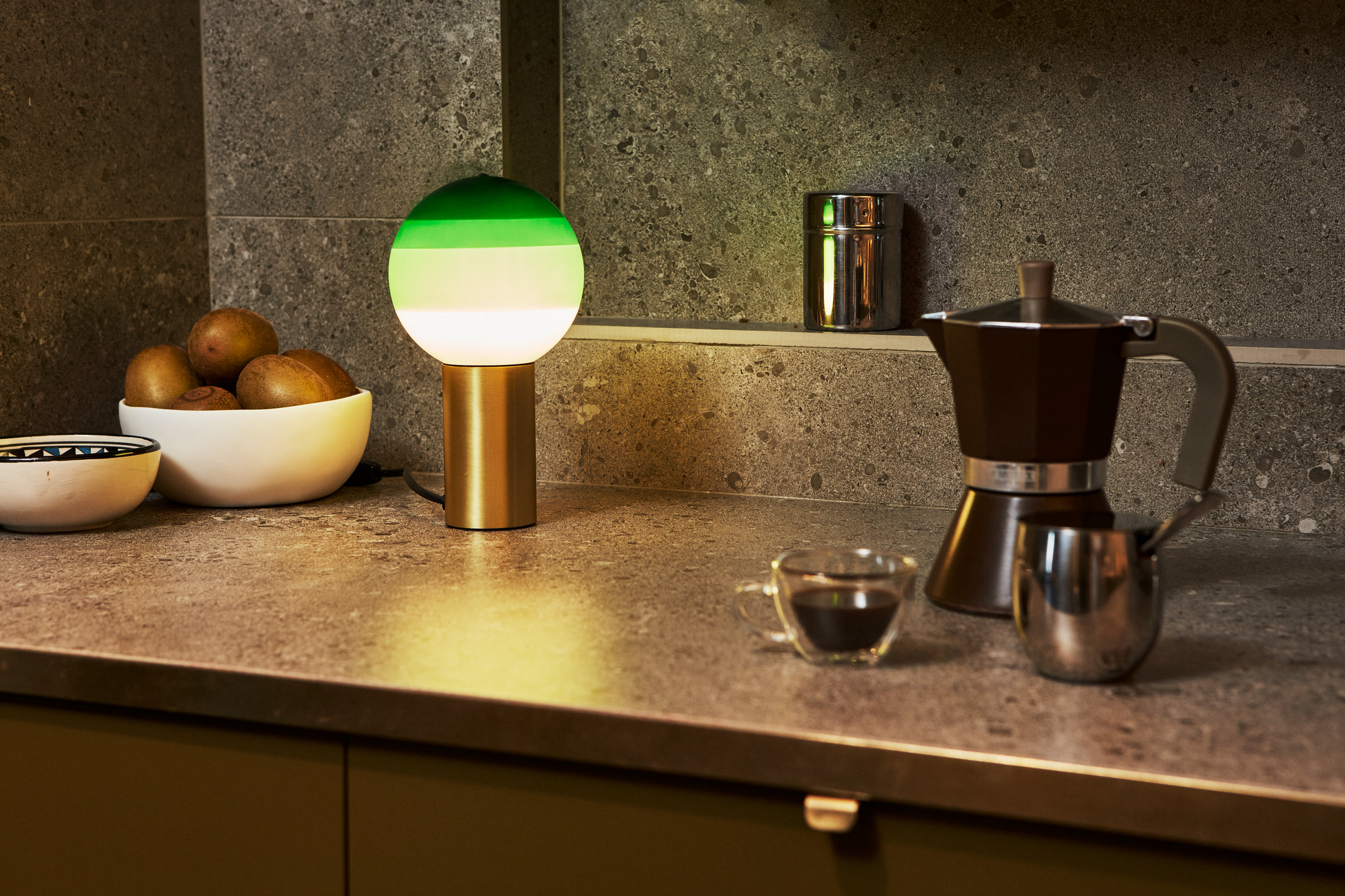 Dipping Light S LED Tischleuchte Marset Grün - Messing