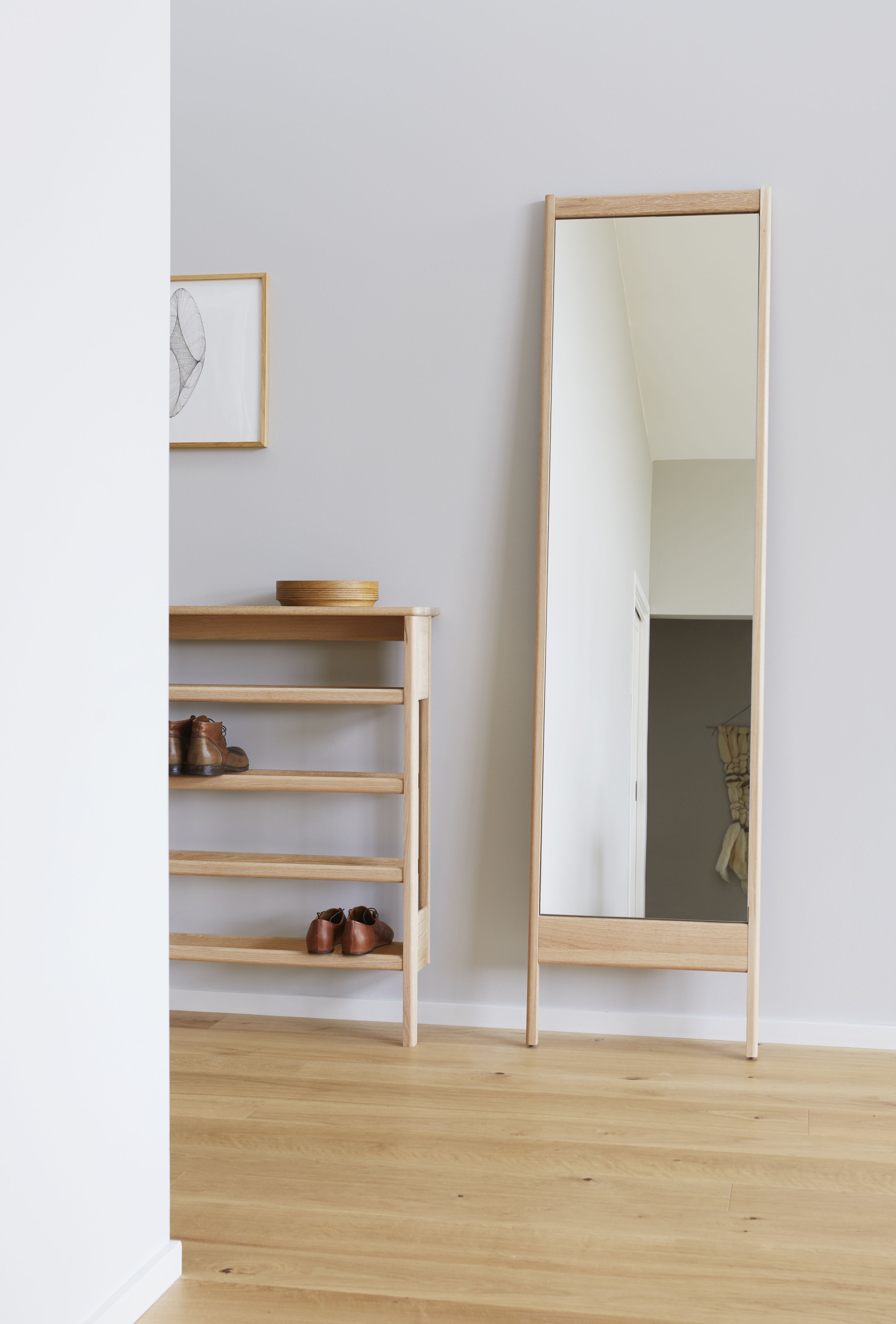 A Line Schuhregal 72 Eiche weiß geölt Form & Refine