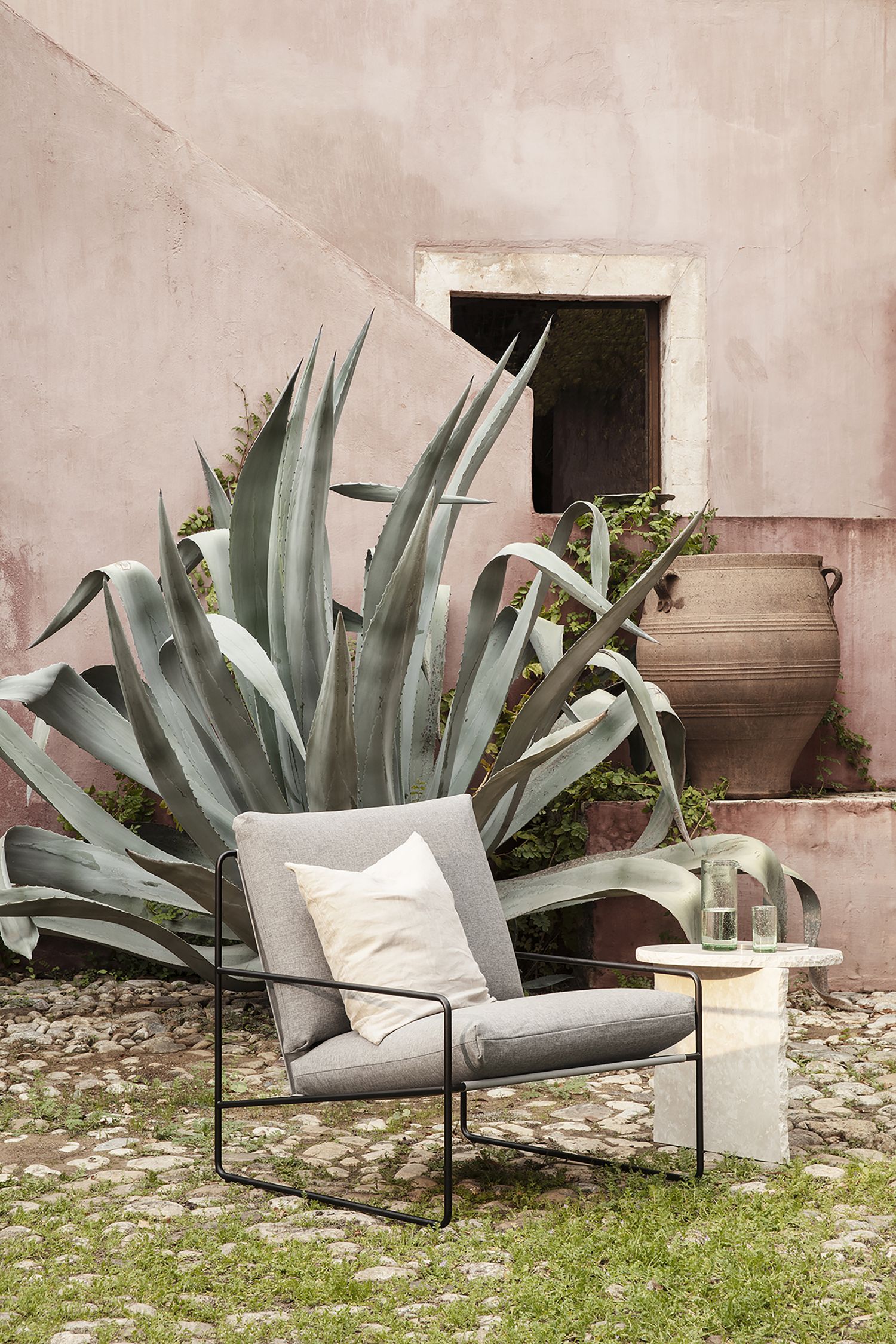 Desert 1- Sitzer Outdoor Sessel Gestell Schwarz Ferm Living 