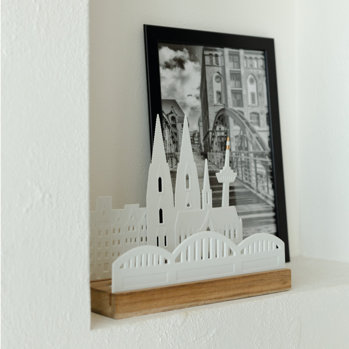 Lichtobjekt Stadtsilhouette Köln Räder