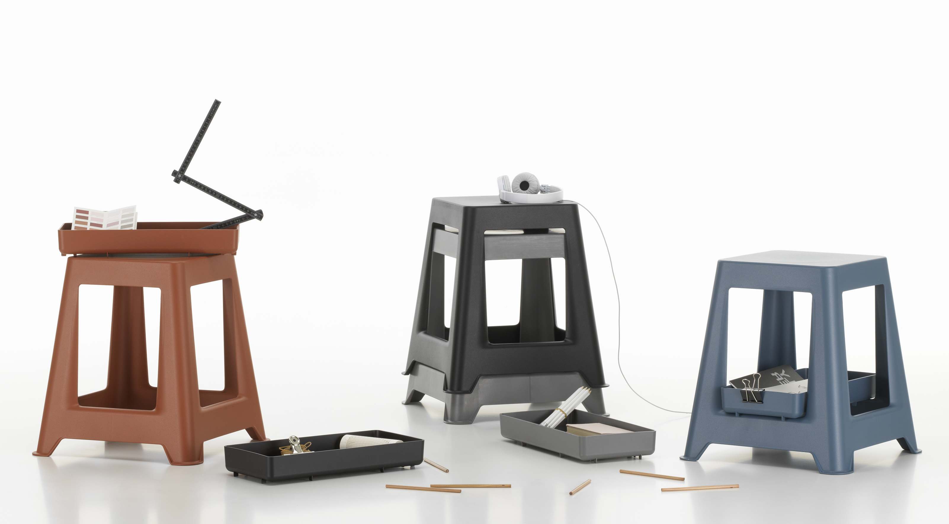 Chap Hocker RE  Vitra