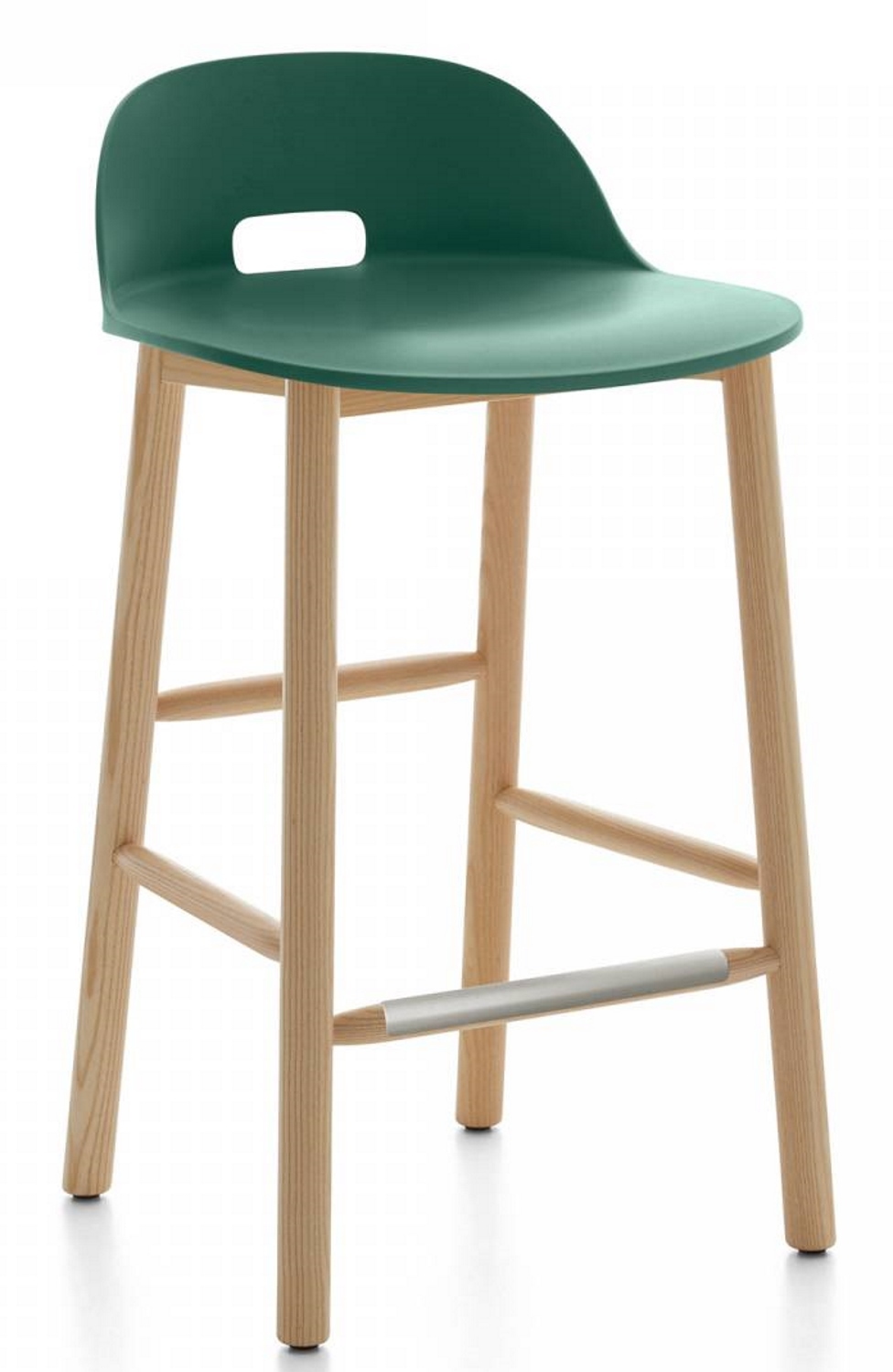 Alfi Barhocker in Emeco-Grün mit niedriger Rückenlehne und hellem Holzgestell. Modernes Design für Küche oder Bar.
