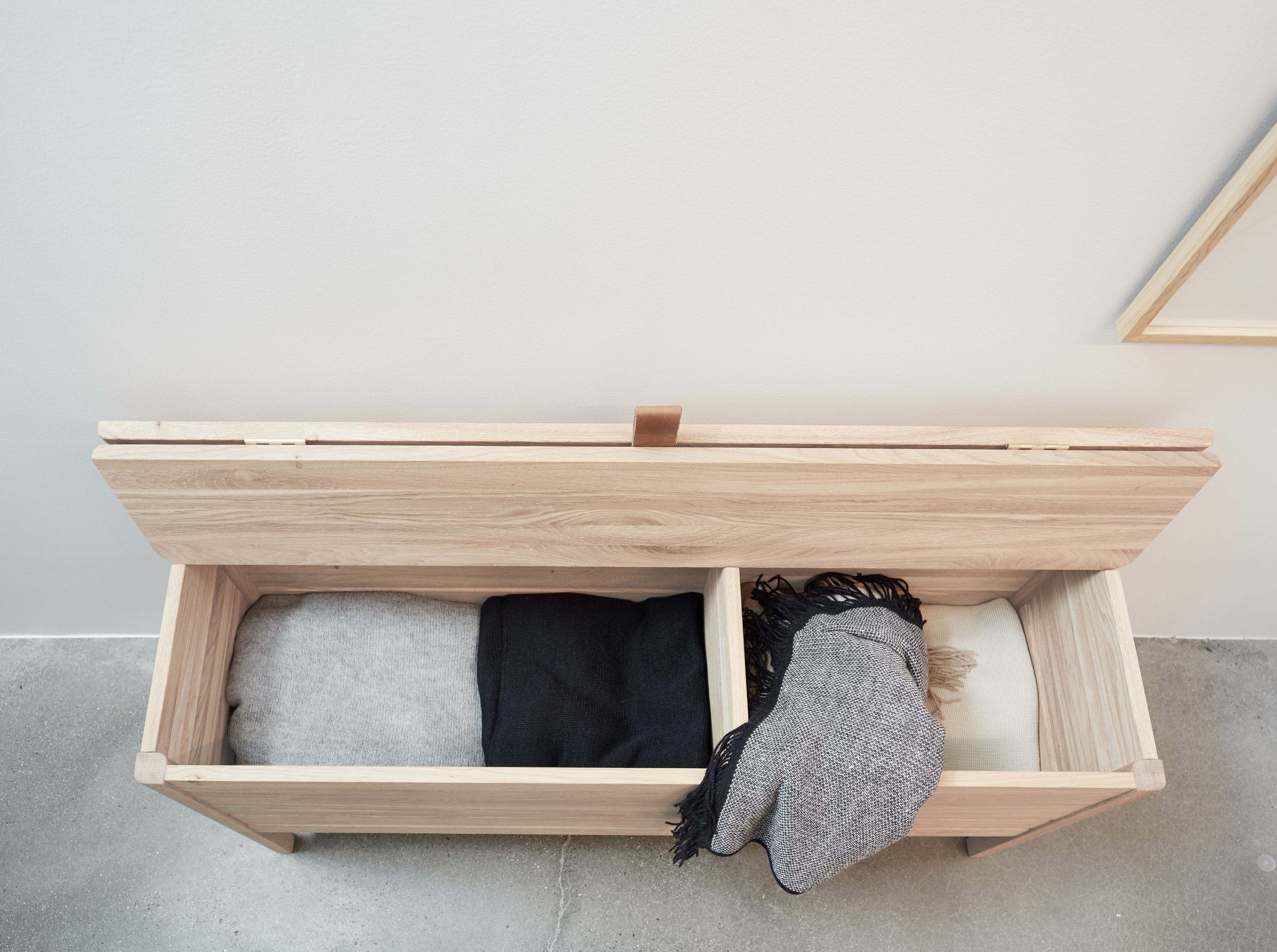 A Line Truhenbank 111 Eiche weiß geölt Form & Refine