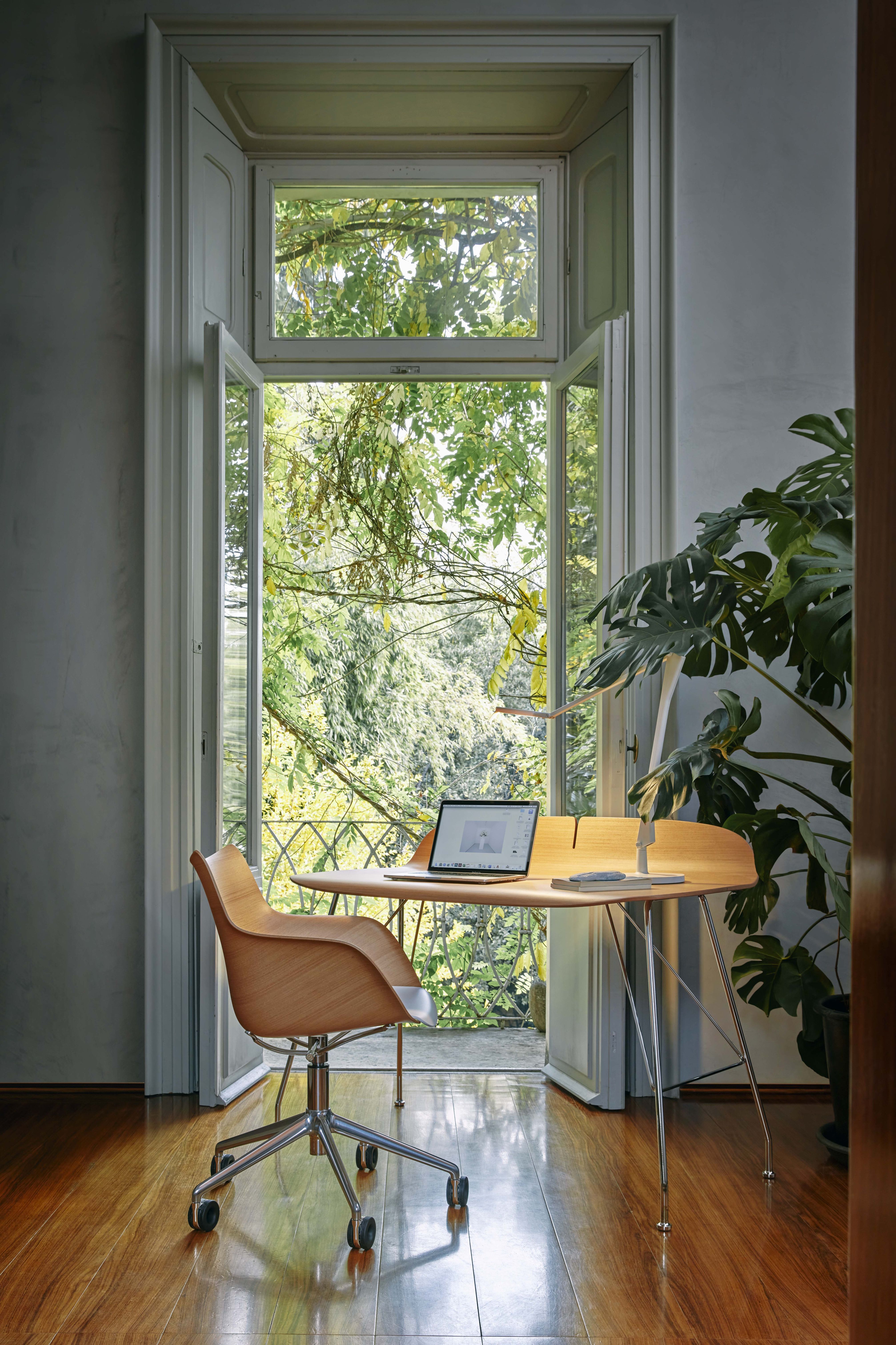 Q/Wood Drehstuhl Kartell