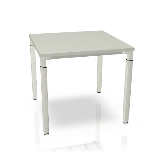 Weißer Kalidro Schreibtisch von Steelcase, höhenverstellbar, ideal für ergonomisches Arbeiten im Büro oder Homeoffice.