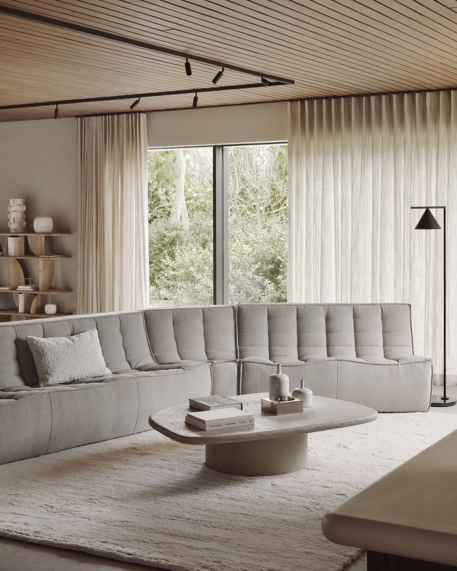 Elements Couchtisch Microcement Kieselform Ethnicraft