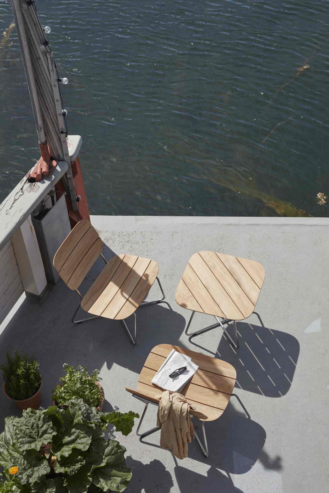Lilium Lounge Table Tisch Outdoor Skagerak by Fritz Hansen 