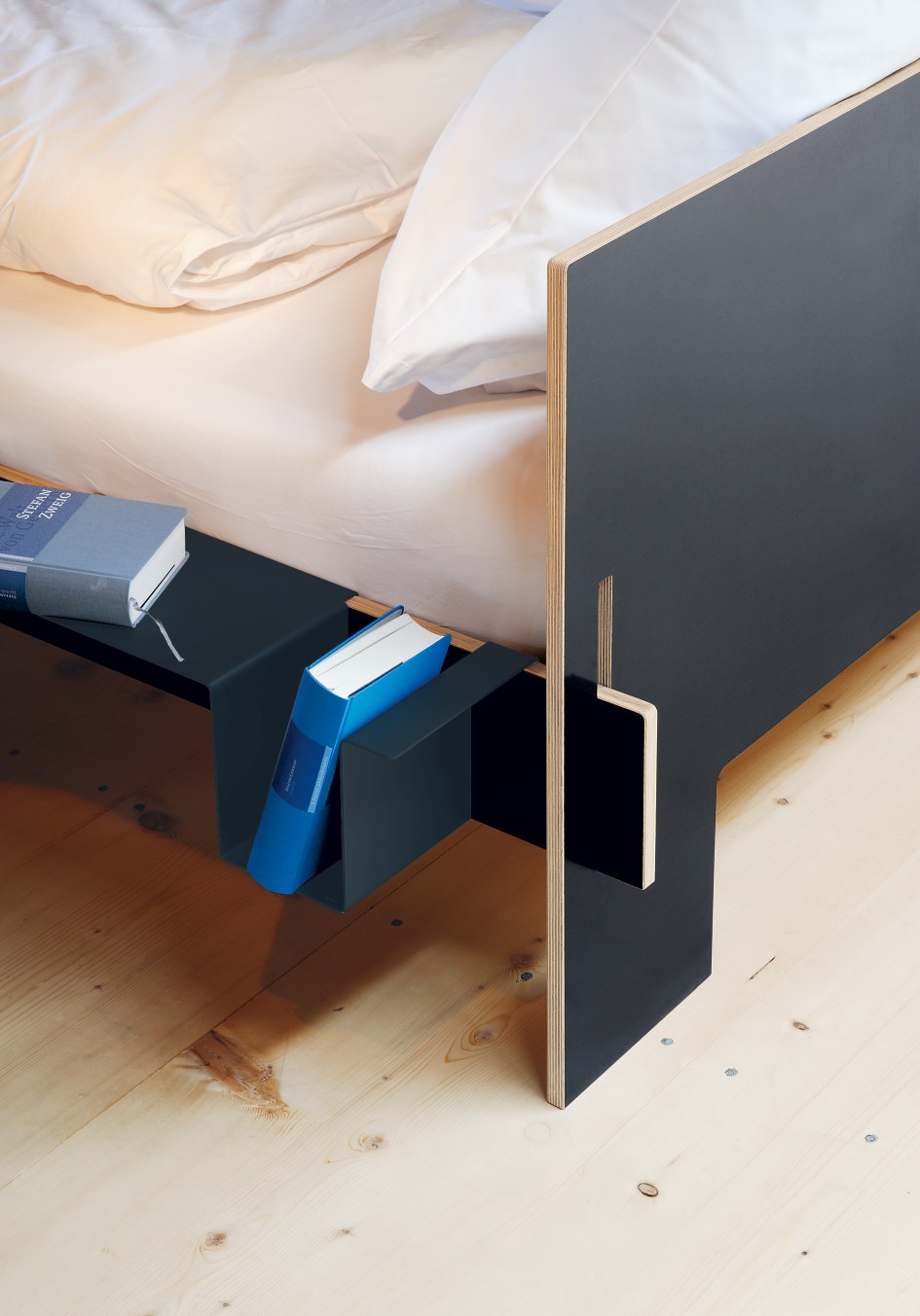 Seitenablage für Siebenschläfer Bett Nils Holger Moormann Anthrazit matt
