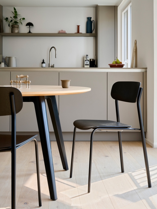S 243 / S243 Stahlrohr Stuhl OLIVGRÜN Thonet EINZELSTÜCK