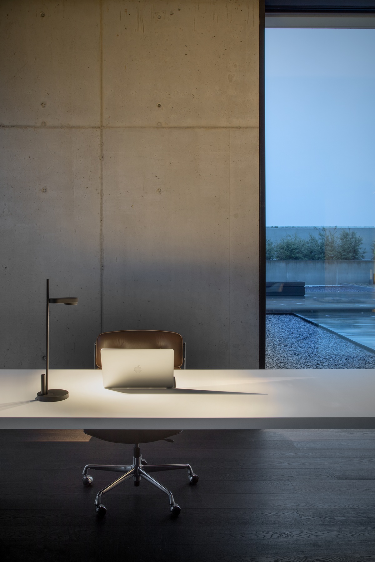 Kido Desk Tischleuchte Rundfuss Belux