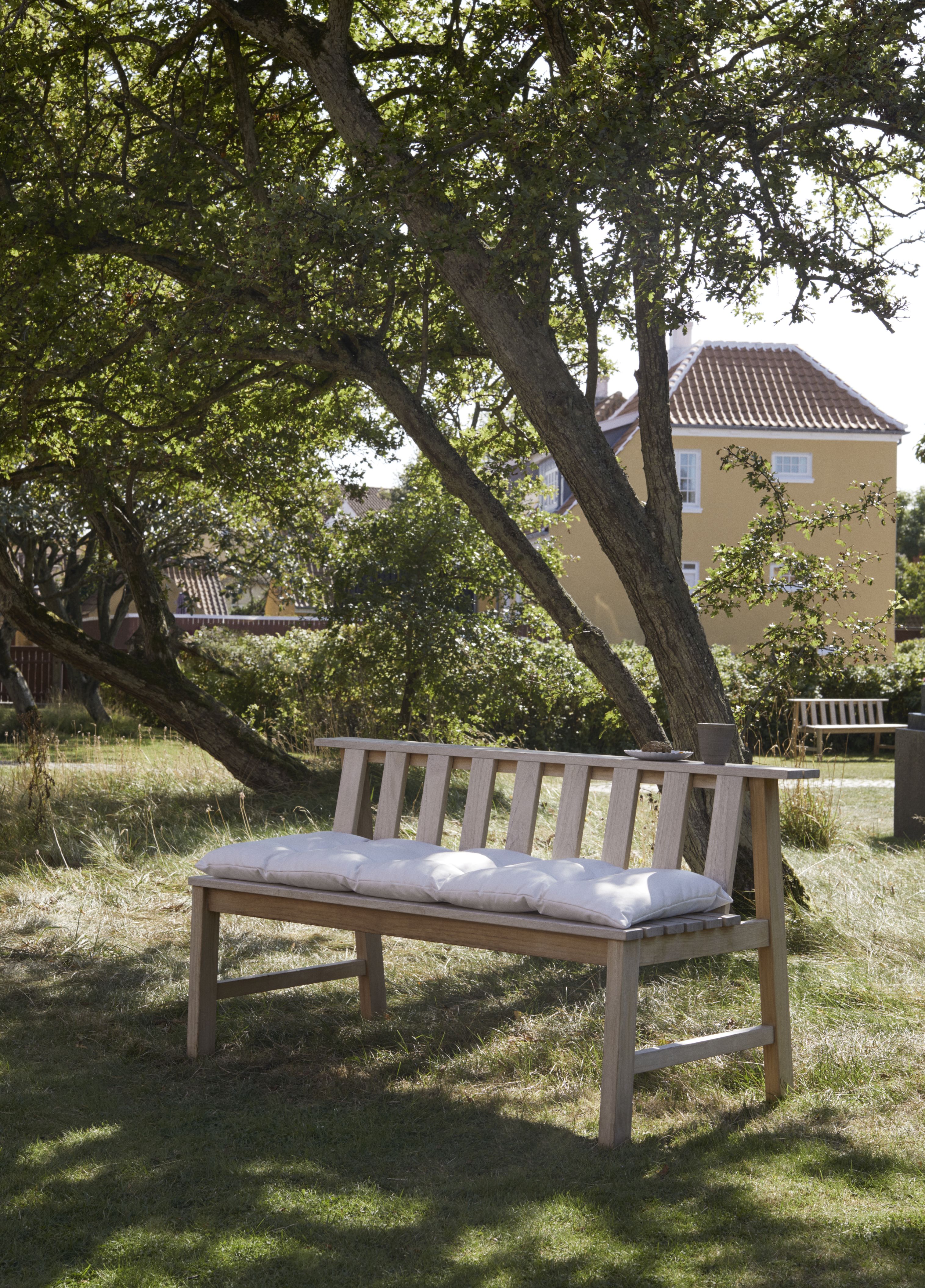 Cadence Bank Teak Outdoor Skagerak by Fritz Hansen