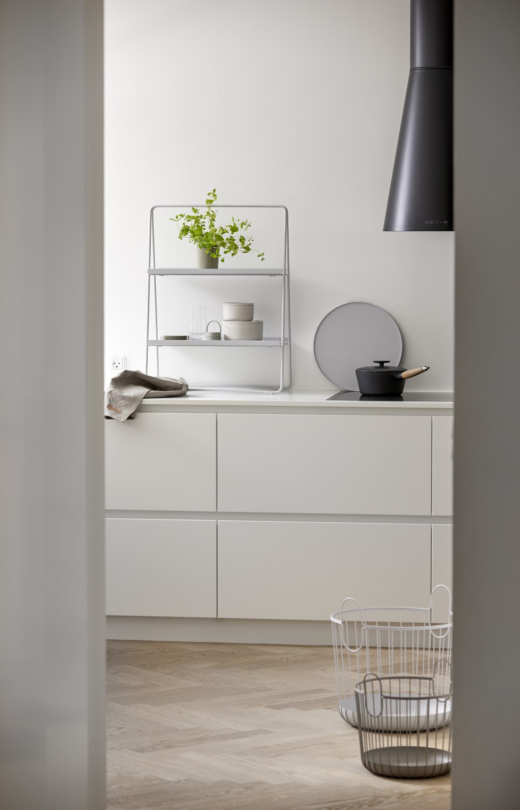 A-Table Shelving Unit Tisch / Regal Zone Denmark EINZELSTÜCK