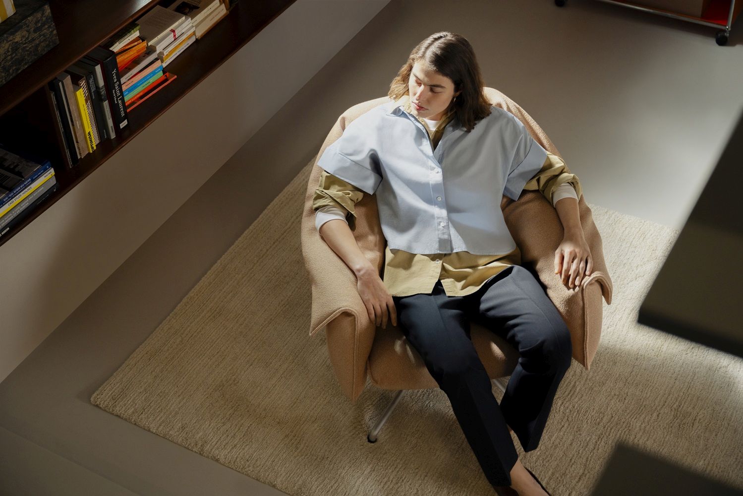 Bascule Lowback Sessel mit Ottoman Vitra
