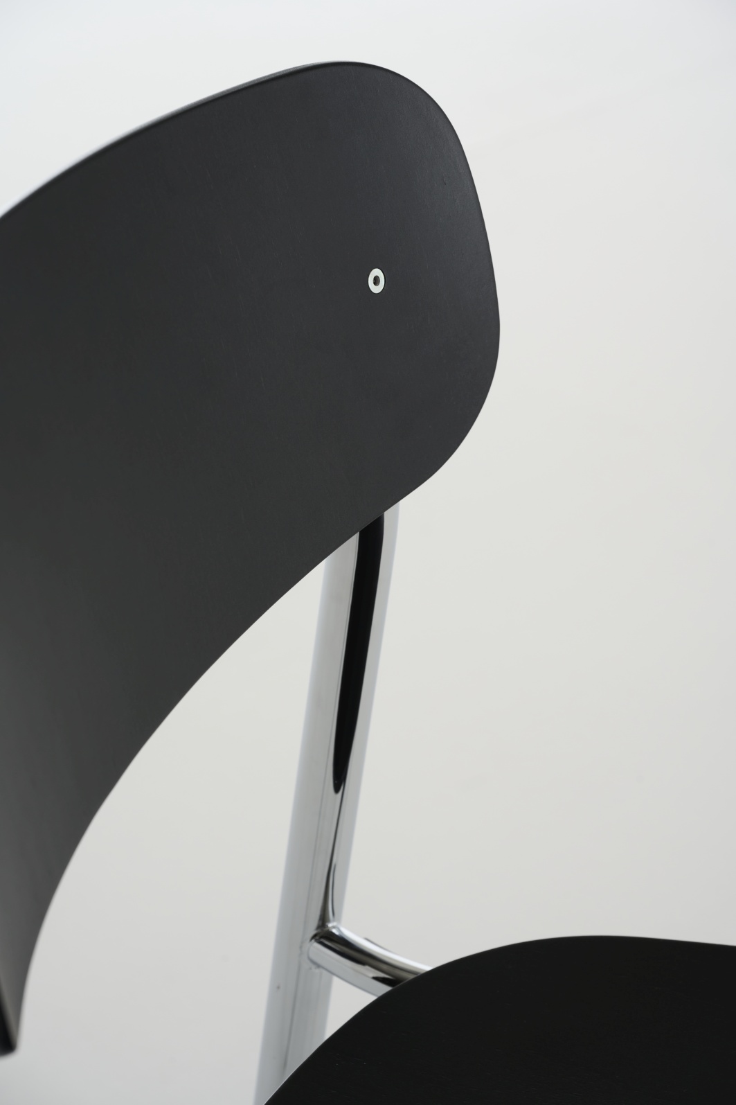 S 243 / S243 Stahlrohr Stuhl OLIVGRÜN Thonet EINZELSTÜCK