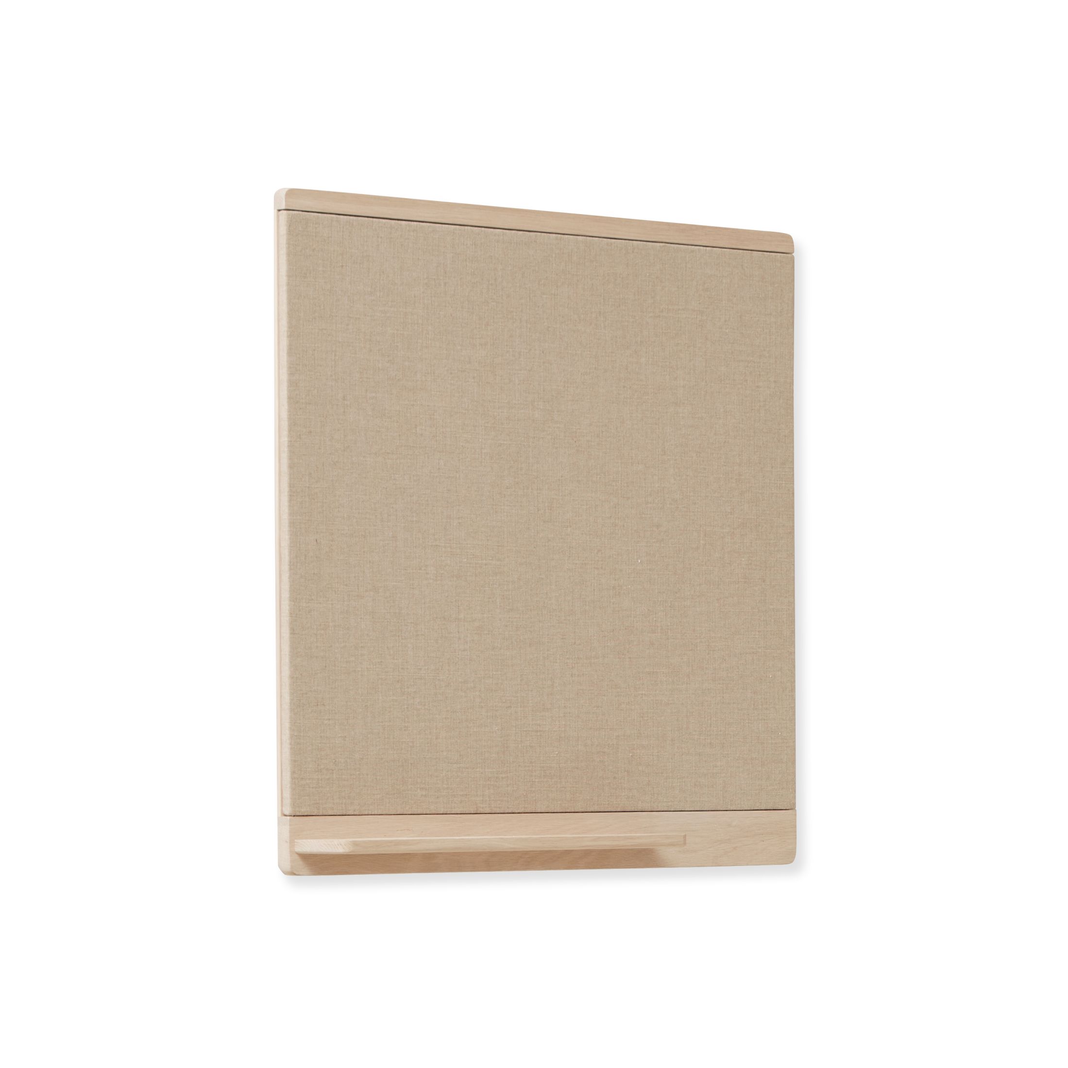 Rim Pinnwand von Form & Refine aus Eiche, weiß geölt, mit Ablage.