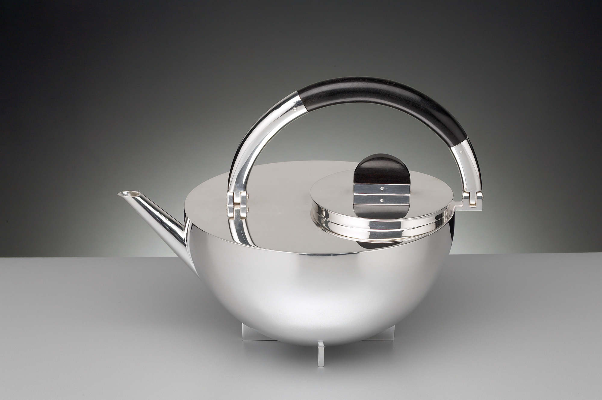 MBTK 24 / MBTK24 Bauhaus Marianne Brandt Teekanne Tecnolumen