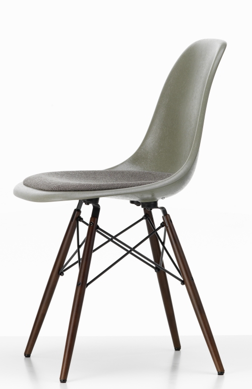 Eames Fiberglass Chair DSW Stuhl mit Sitzpolster Vitra