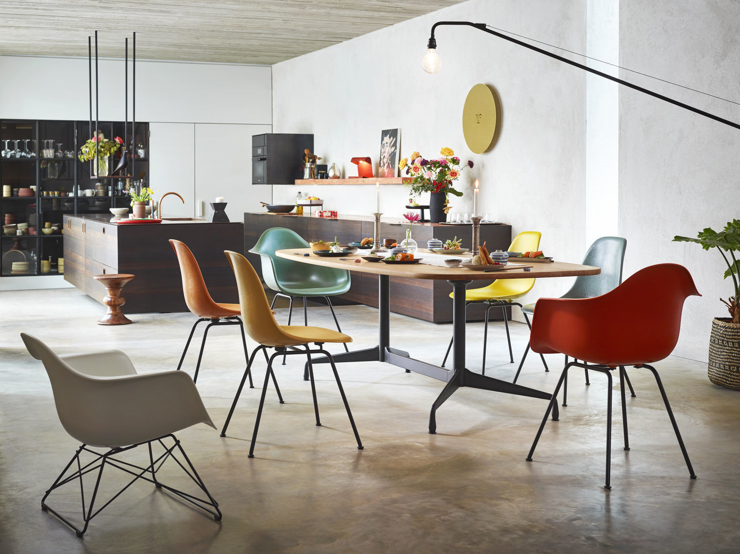 Eames Fiberglass Arm Chair LAR Stuhl Vitra