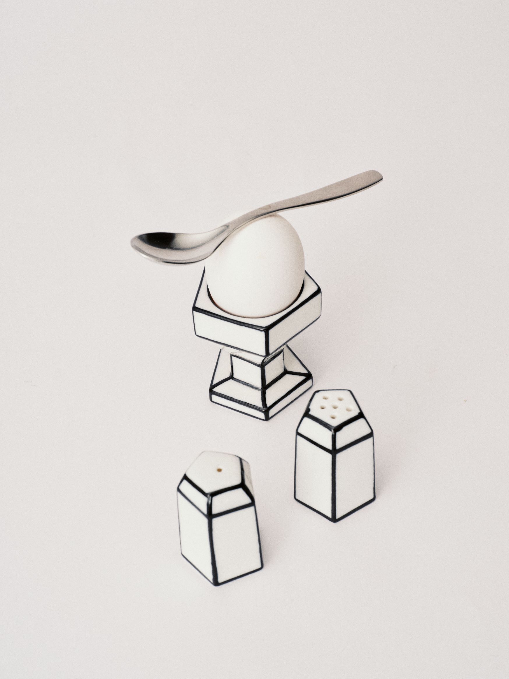 Eierbecher Weiß/Schwarz Carte Blanche Serax   