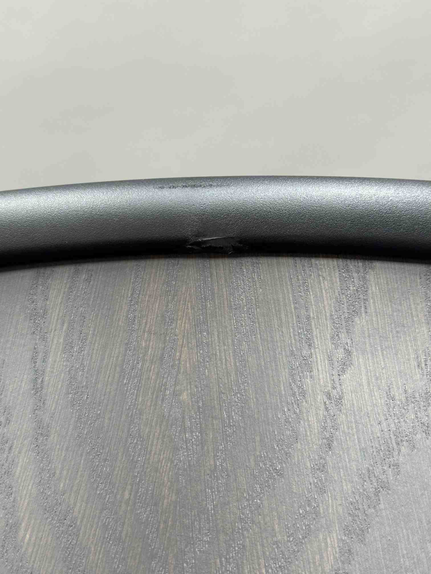 Belleville Armchair Wood Stuhl GESTELL TIEFSCHWARZ / SITZSCHALE EICHE DUNKEL Vitra MÄNGELEXEMPLAR