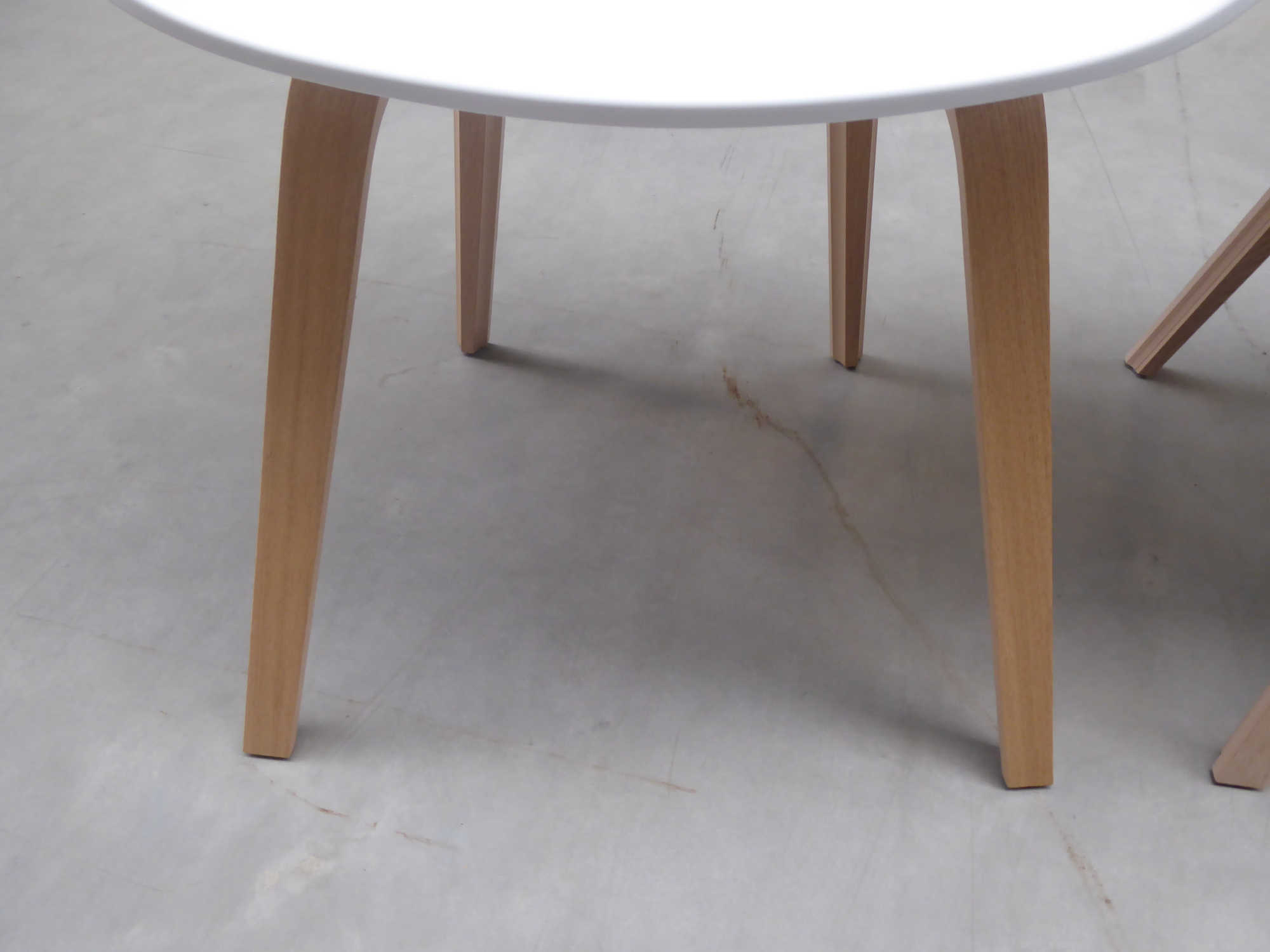 About A Chair AAC22 / AAC 22 Stuhl Hay Eiche matt lackiert - Orange About A Chair AAC22 / AAC 22 Stuhl Hay Eiche matt lackiert - Orange