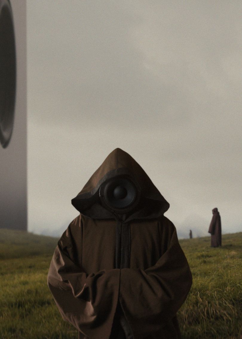 Brutalist Lautsprecher Transparent