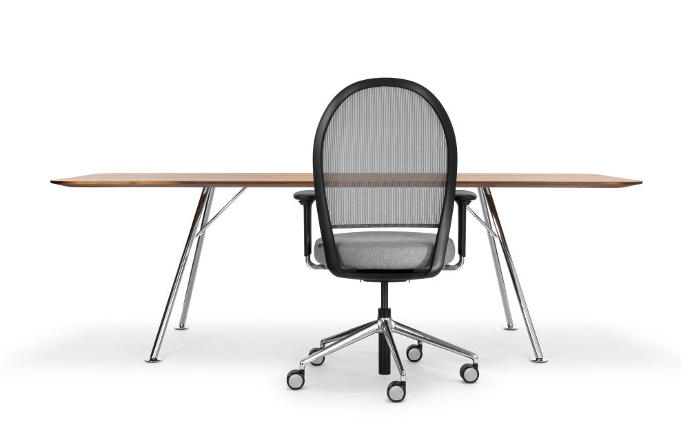 Akio Steel Tisch Girsberger