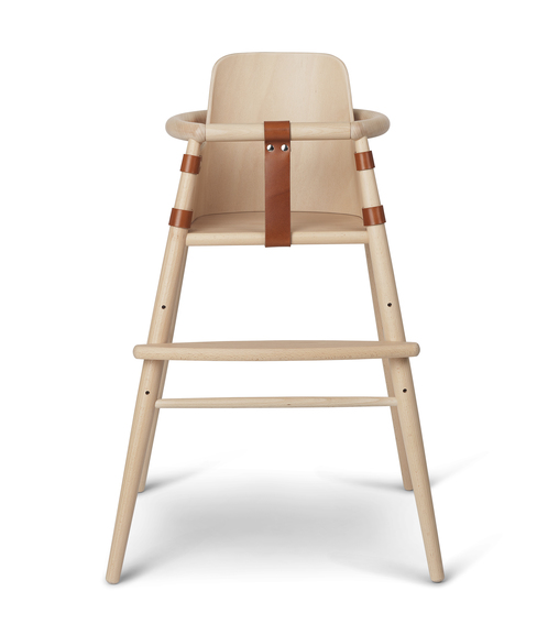 ND54 Hochstuhl Buche von Carl Hansen & Søn mit Baby-Einsatz und Ledergurt.