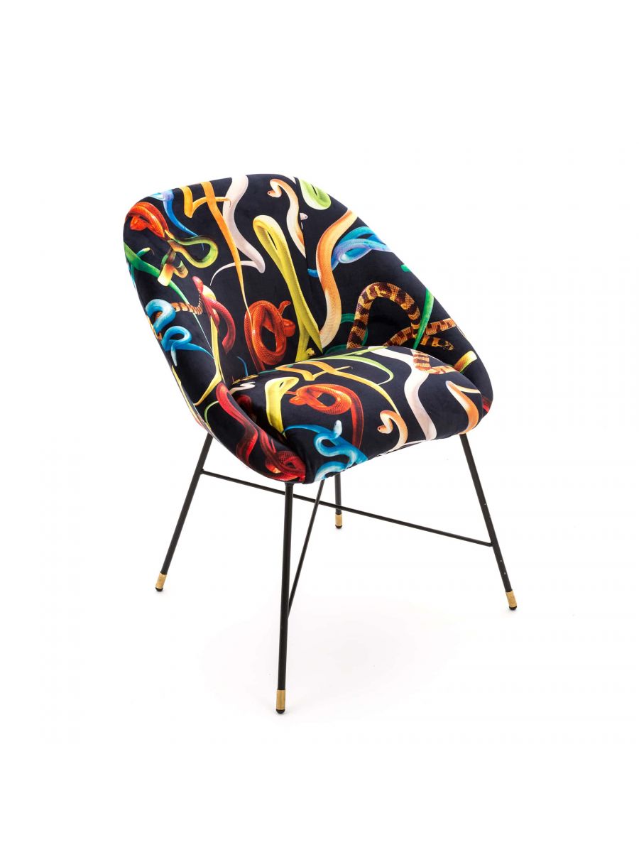 Toiletpaper Polsterstuhl Snakes Seletti Toiletpaper Polsterstuhl Snakes Seletti mit schwarzem Bezug und bunten Schlangen, Metallbeine für Wohnzimmer und Esszimmer.