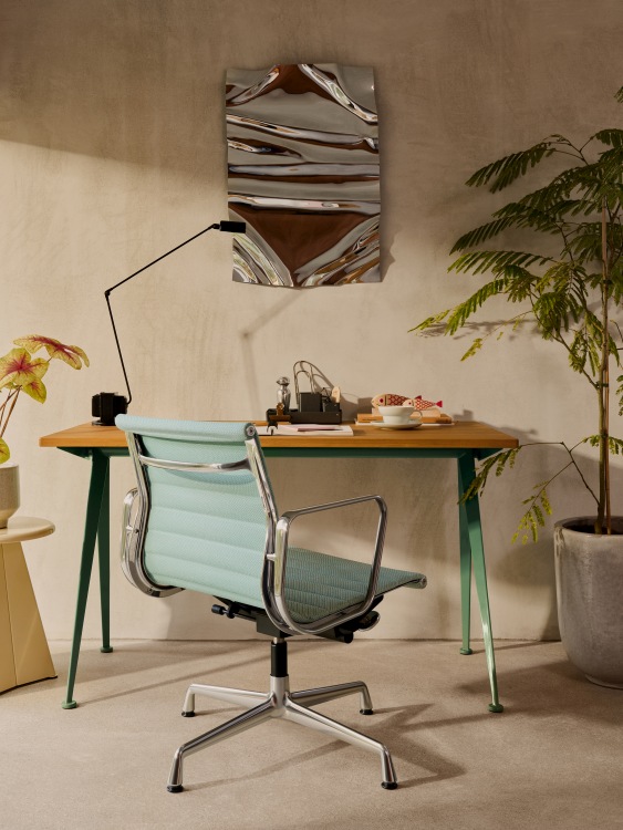 Aluminium Chair EA 132 / EA132 Stuhl Vitra