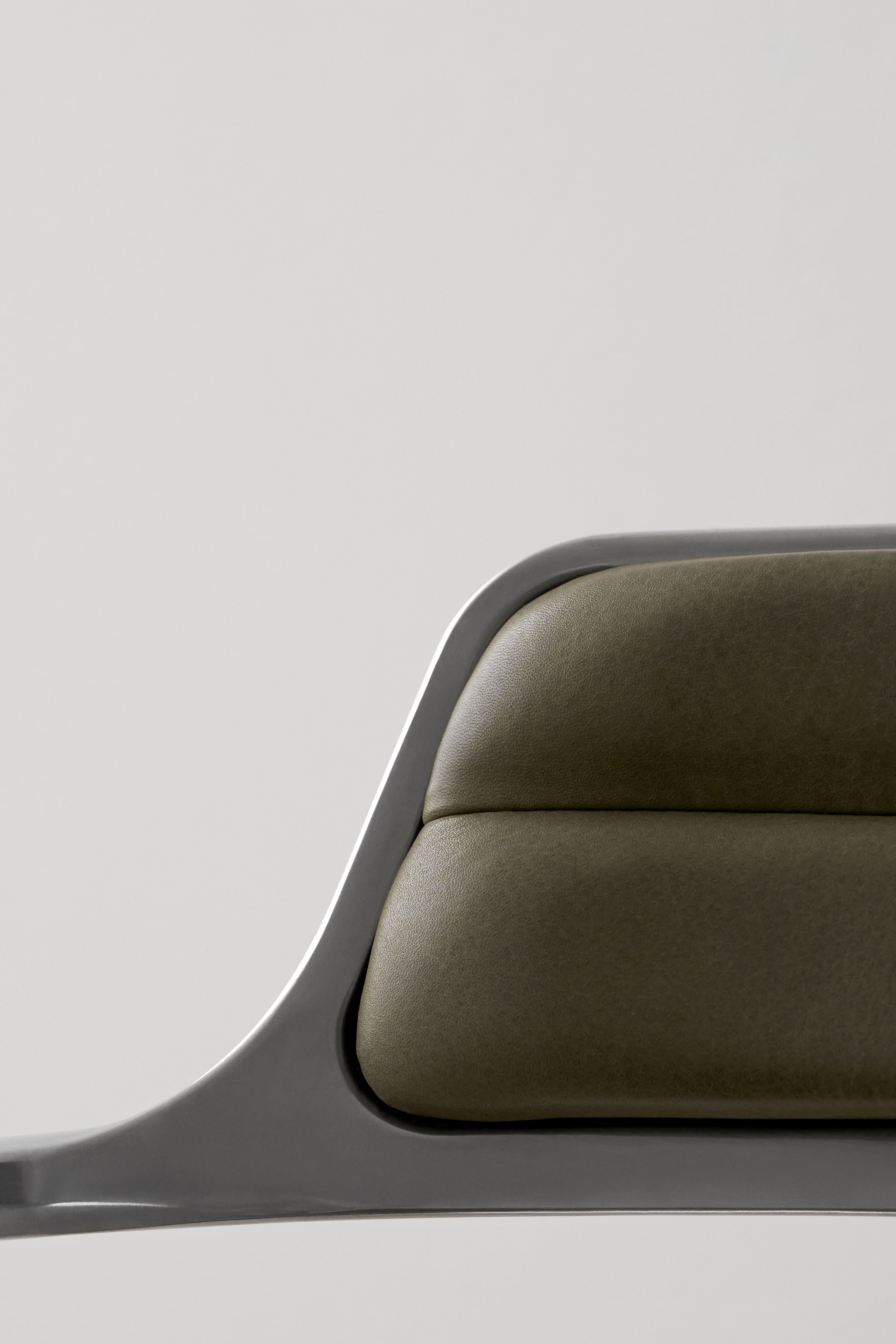 VIPP452 Swivel Stuhl mit Gleitern grünes Leder Vipp VIPP452 Swivel Stuhl mit Gleitern grünes Leder Vipp