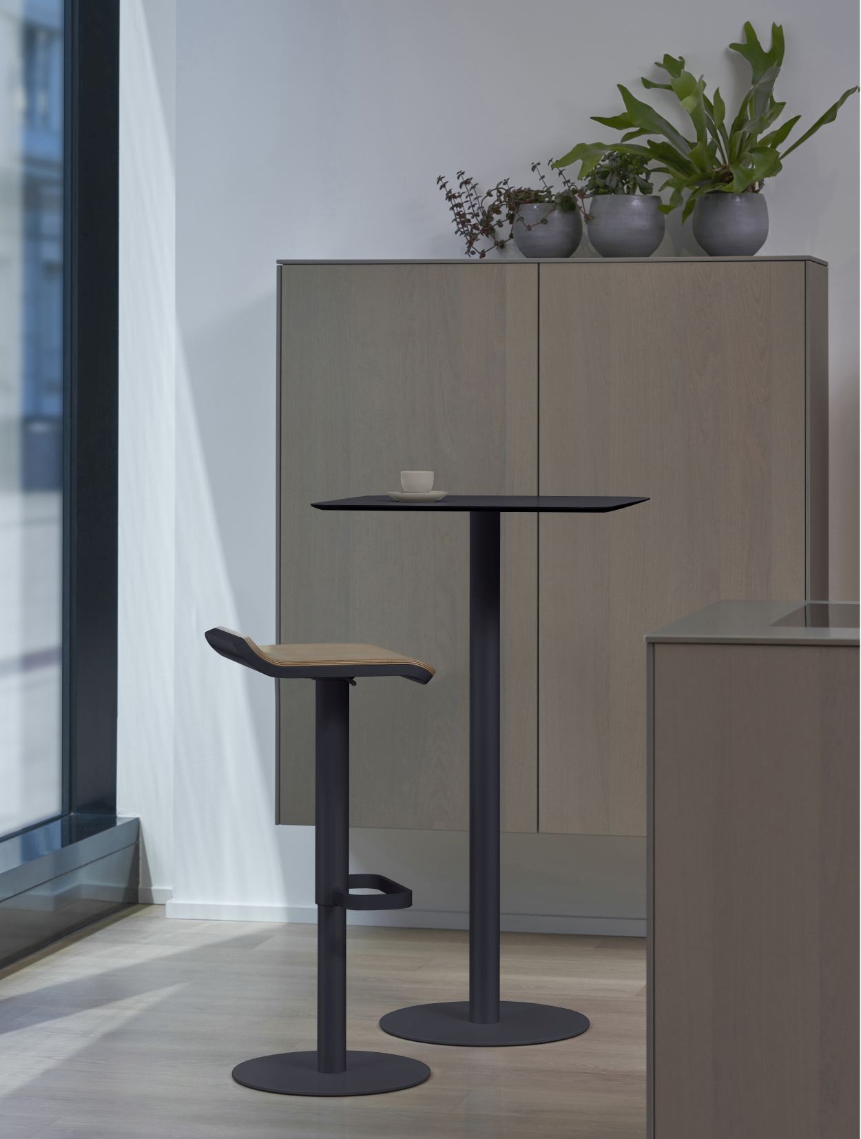 ED 105 Indoor Stehtisch Moree
