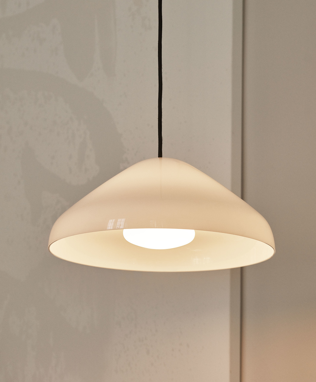 Pao Glass Pendant 350 Pendelleuchte Hay 