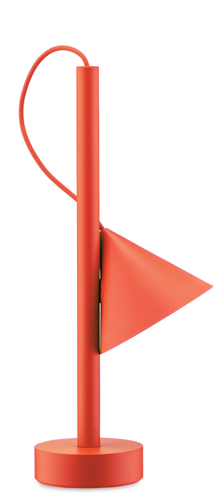 Tsumiki Tragbare Akku Leuchte ME01 Alessi Orange Orangefarbene Tsumiki Akku Leuchte von Alessi: Tragbare Lampe mit dreieckigem Lampenschirm und Textilkabel.