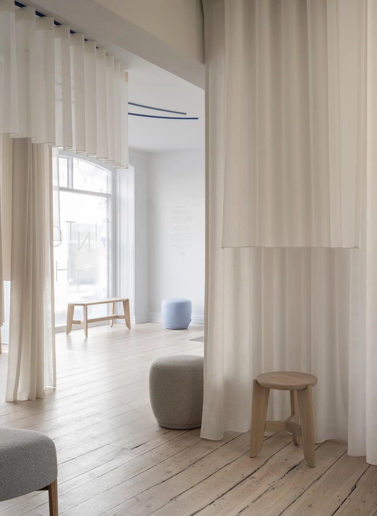 Kuon 2-Sitzer Sofa Blomus Boucla - Shitake 