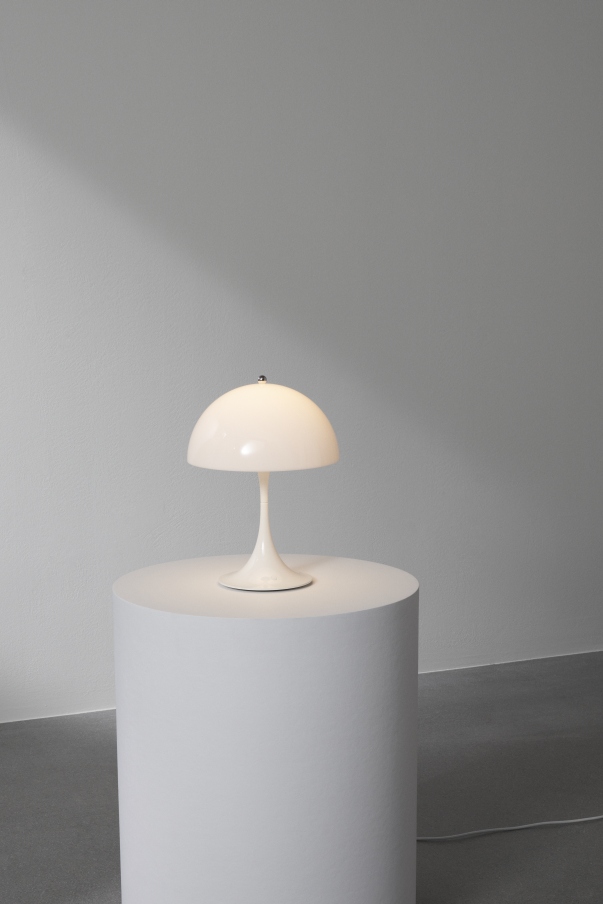 Panthella 250 Portable Akku LED-Tischleuchte Indoor/Outdoor Opal Louis Poulsen 