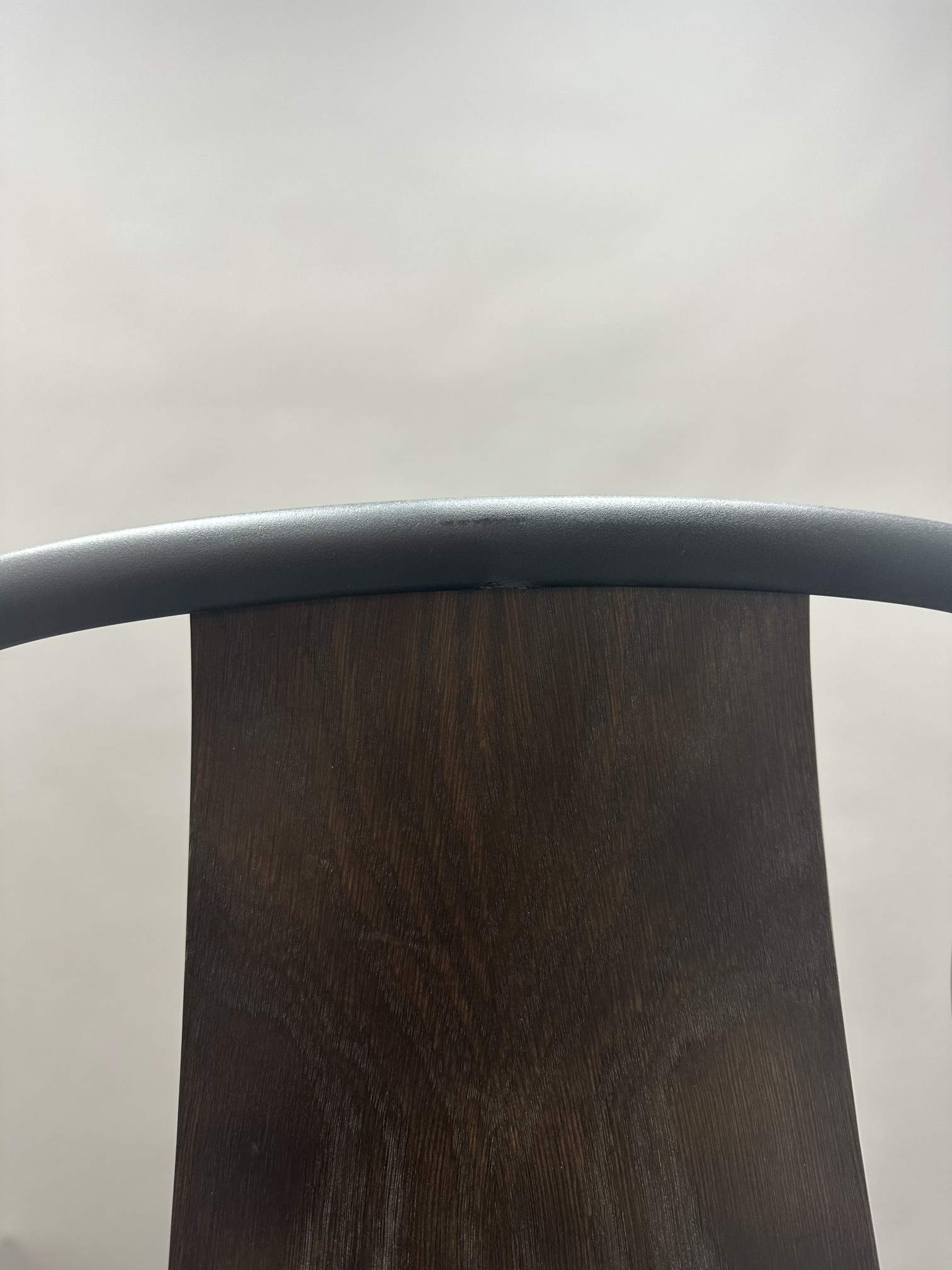 Belleville Armchair Wood Stuhl GESTELL TIEFSCHWARZ / SITZSCHALE EICHE DUNKEL Vitra MÄNGELEXEMPLAR