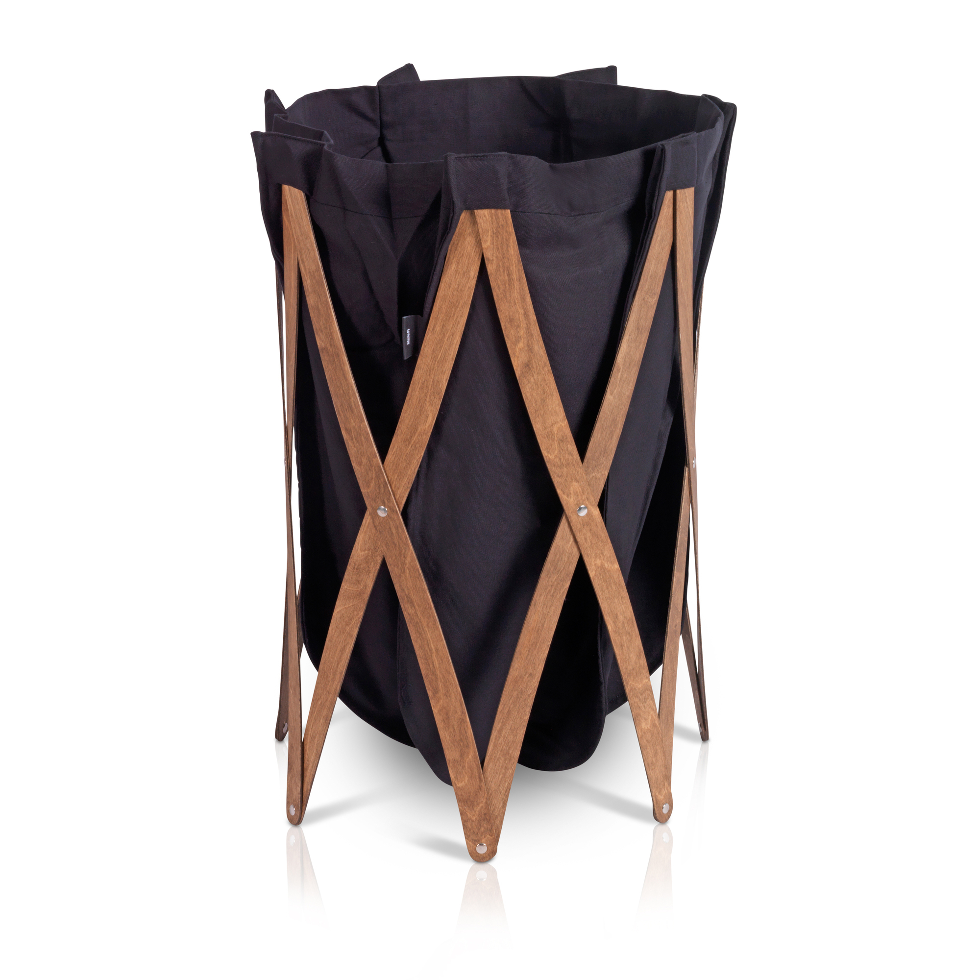 Marie Pi Wäschekorb mit walnussfarbenem Gestell und schwarzem Stoffeinsatz, ideal für Bad oder Schlafzimmer.