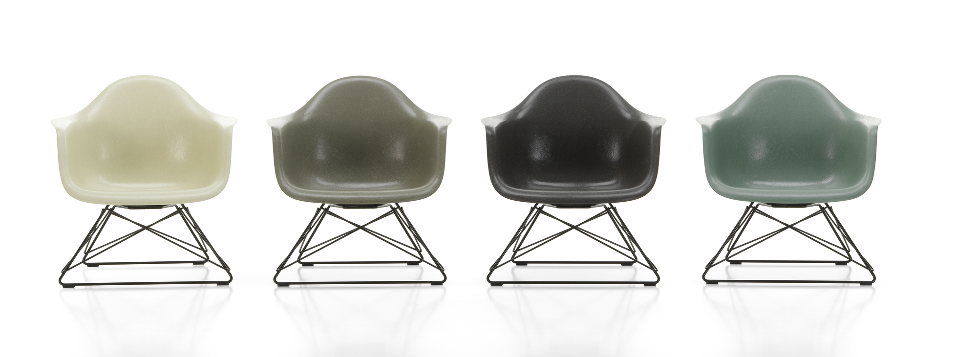 Eames Fiberglass Arm Chair LAR Stuhl Vitra