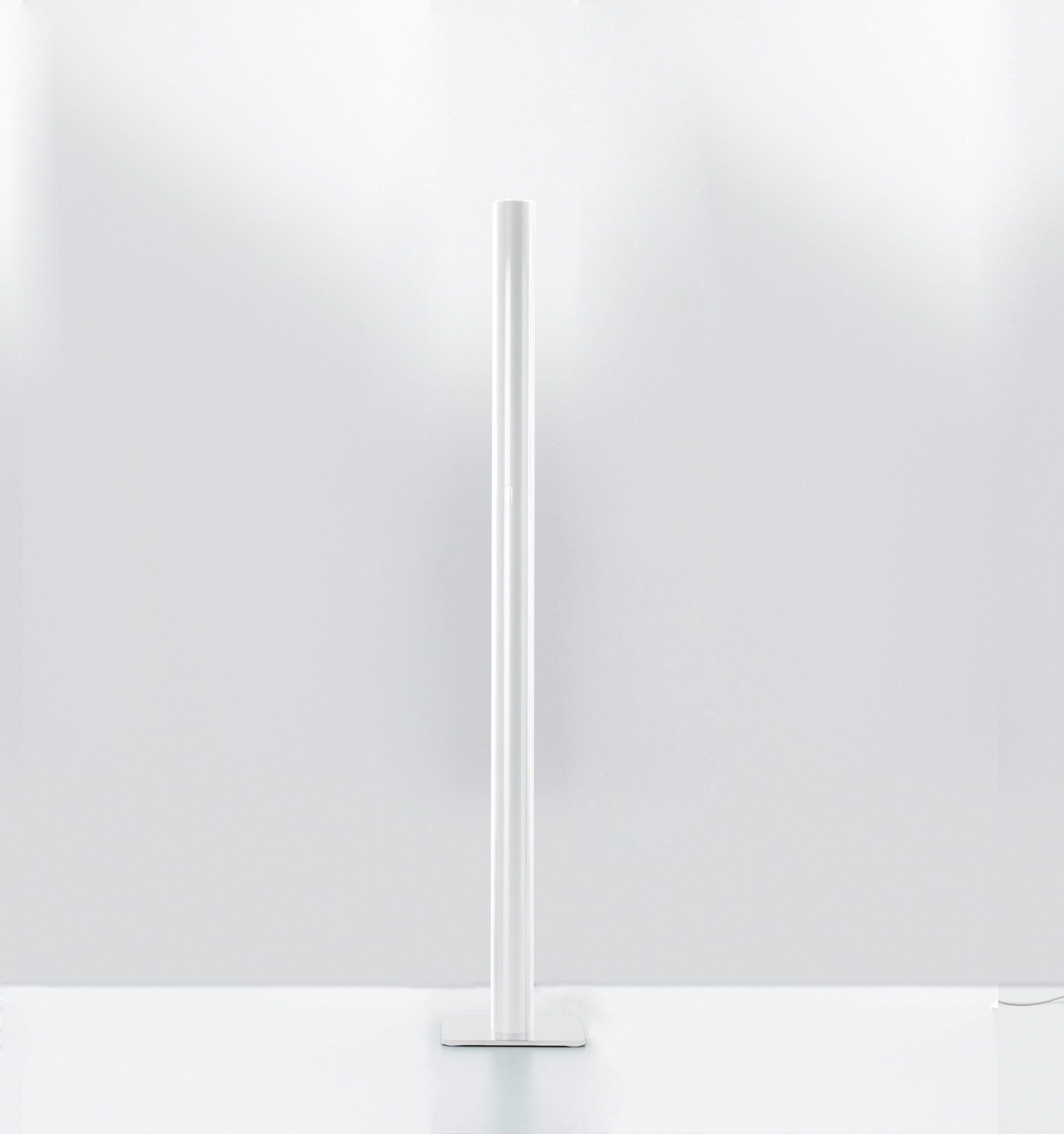 Ilio LED Stehleuchte Weiß glänzend Artemide
