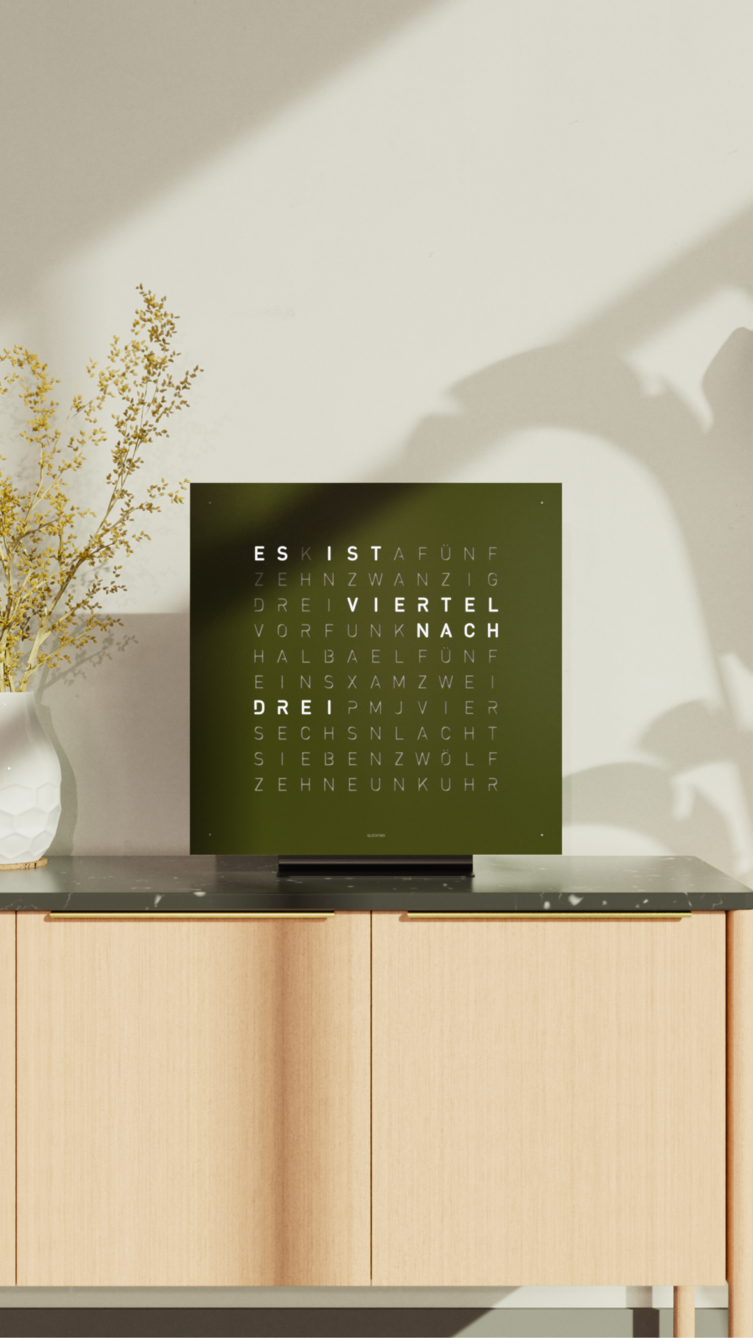 Earth 45 Steel Series Wanduhr / Zeitobjekt Deutsch QLOCKTWO