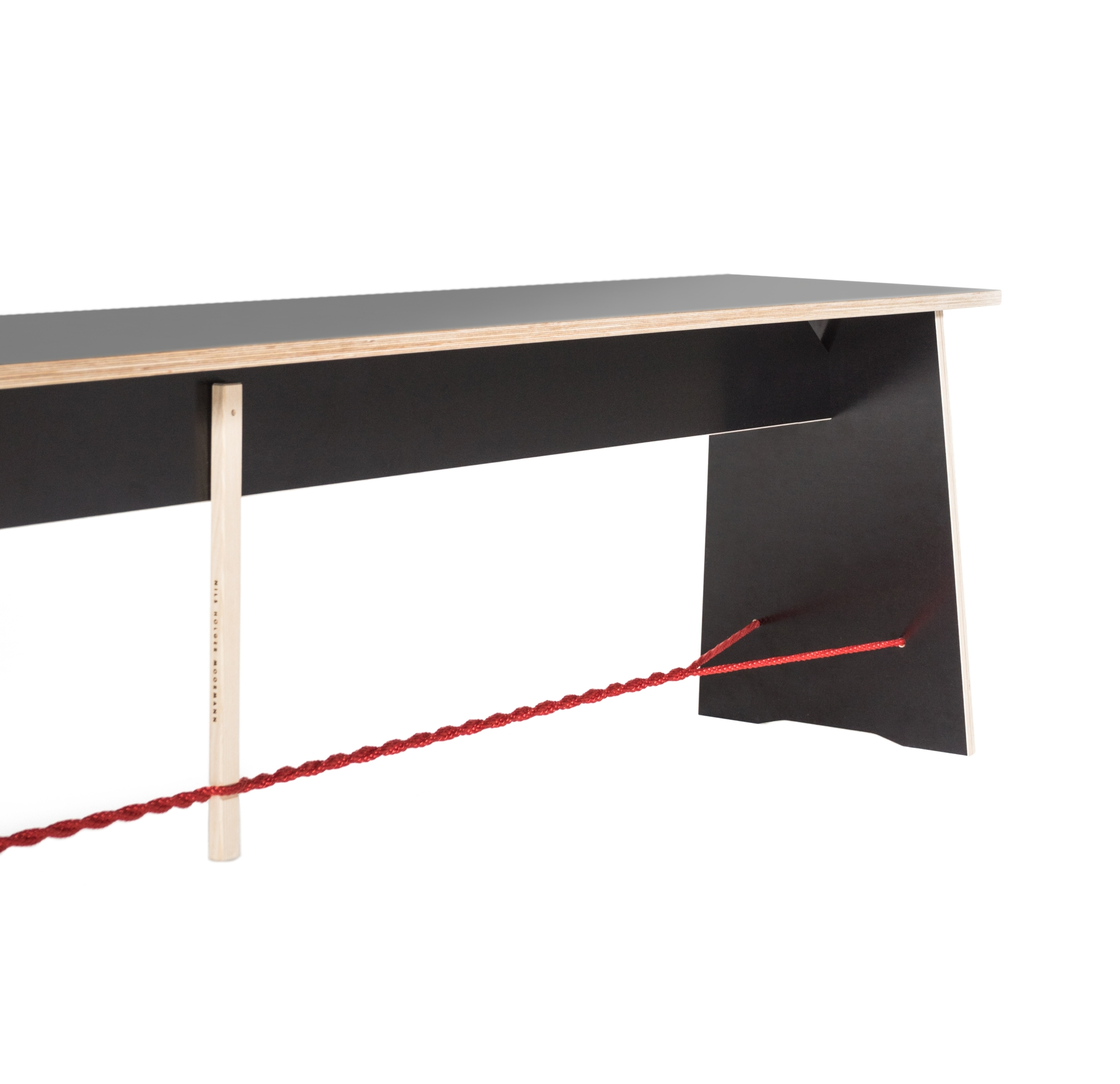 Langer Max Sitzbank 140 cm schwarz Seil rot Nils Holger Moormann