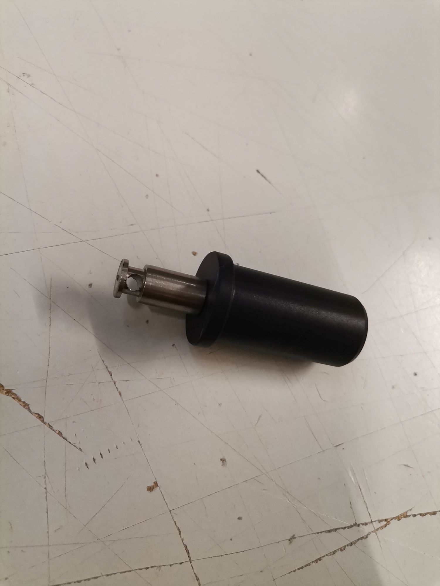 Fix-e Plus Adapter USM Haller / Kitos - zur Befestigung von Lifto an "USM Haller Tisch Plus/Access/Advanced" und "USM Kitos E Plus/Adv." Belux EINZELSTÜCK