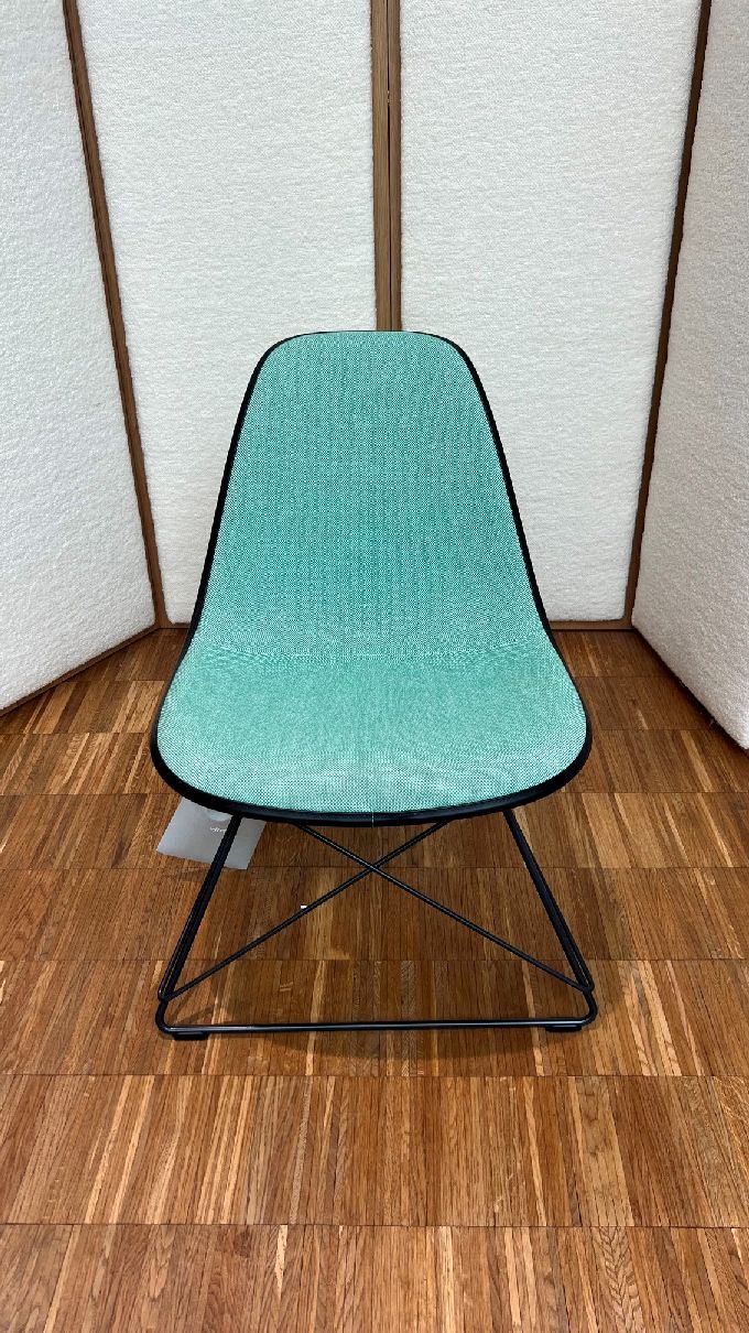 Eames Plastic Side Chair LSR Stuhl Vollgepolstert Vitra AUSSTELLUNGSSTÜCK
