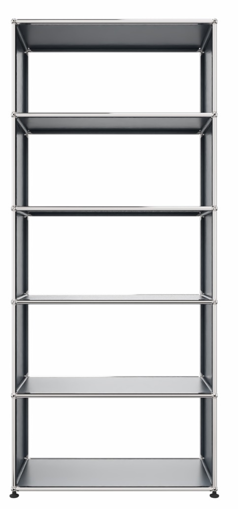 USM Haller Regal in Mittelgrau mit vier Fächern und verchromten Verbindungsrohren.